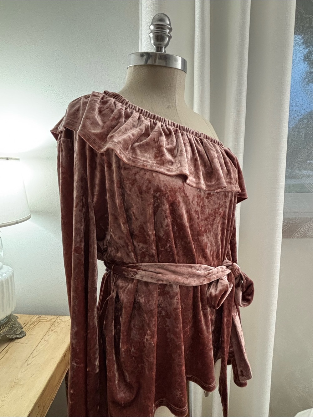 Stylestalker One-Shoulder Belted Velvet Ruffle Top in Rose, XL, VGUC
